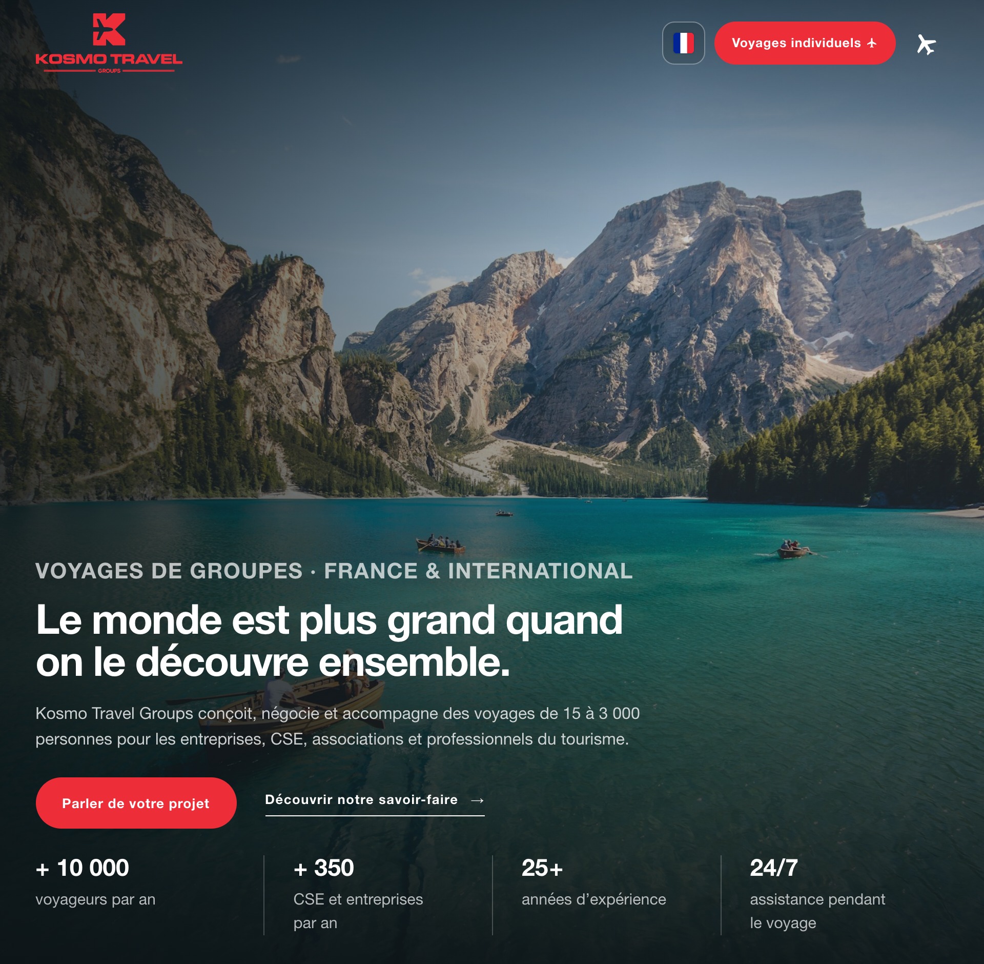 Capture de la page d’accueil du nouveau site KOSMO Travel Groups, avec son paysage de lac et de montagnes